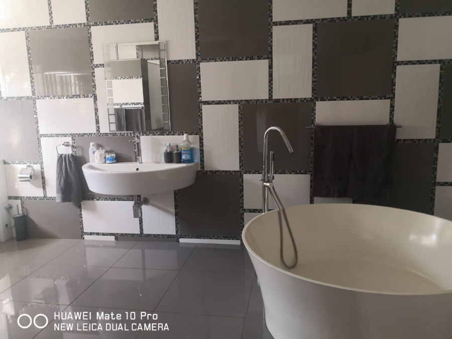 4 Bedroom Property for Sale in Vaalpark Free State